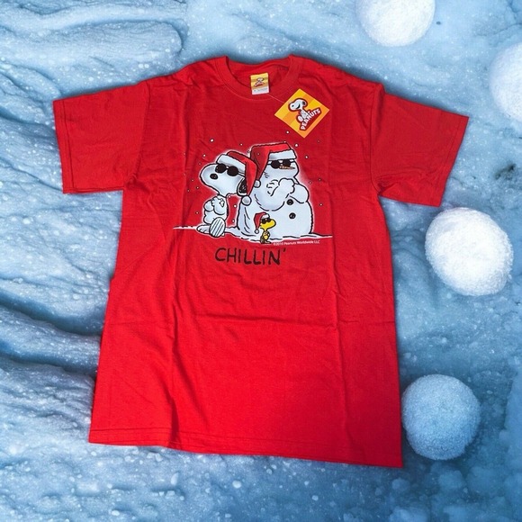 NEW Peanuts Snoopy Woodstock Christmas Graphic Tee‎ Red Cotton T Shirt Medium - Picture 1 of 6